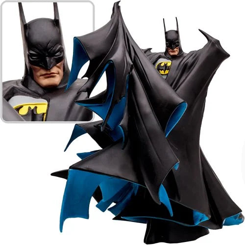 STATUE -  Batman by Todd McFarlane 1:8 Scale Statue