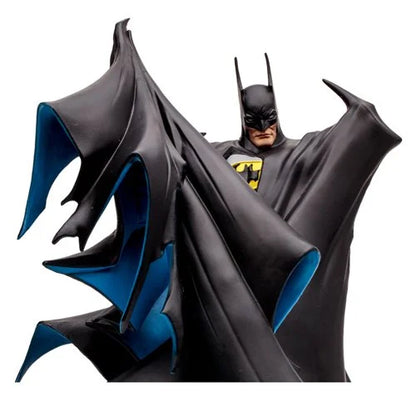 STATUE -  Batman by Todd McFarlane 1:8 Scale Statue